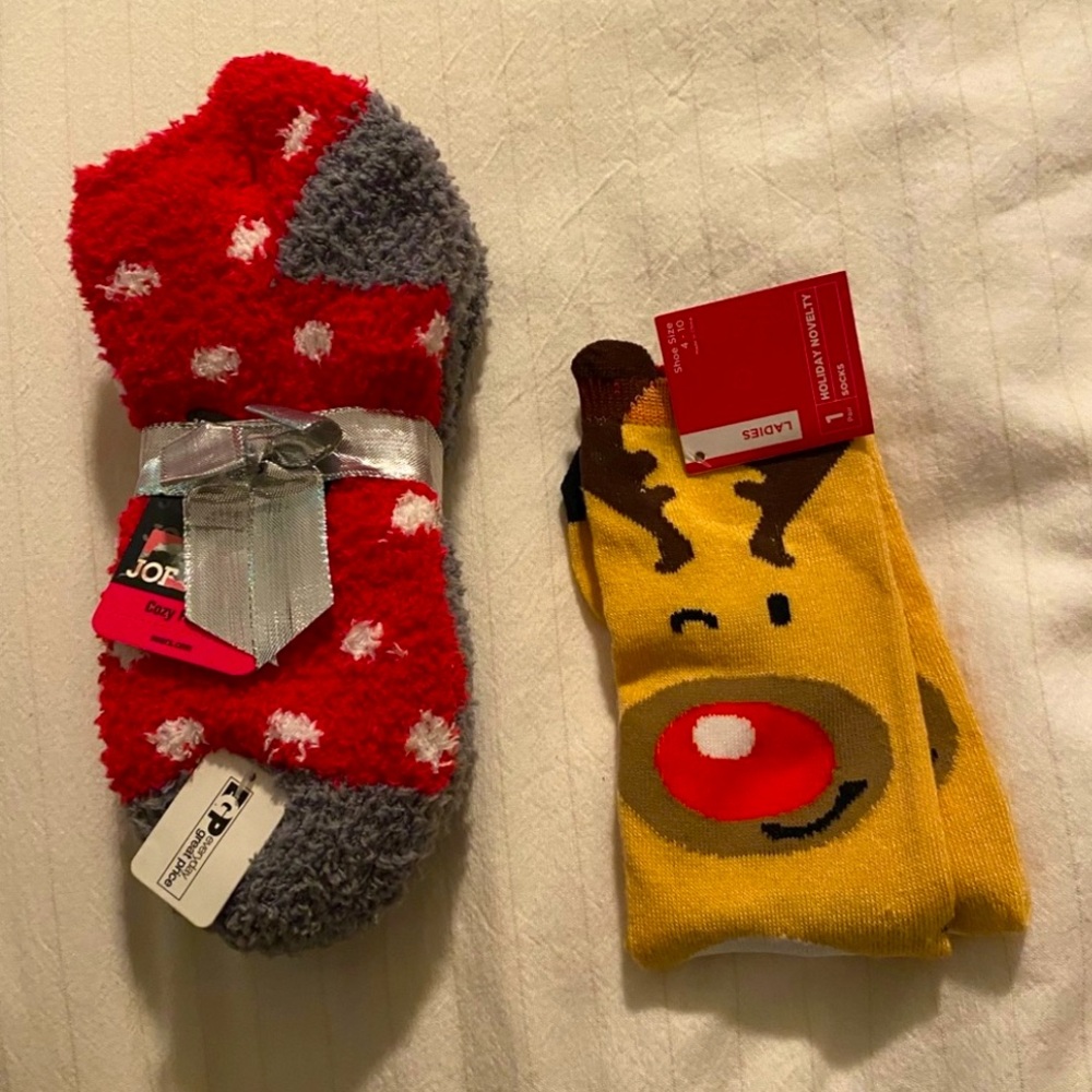 NWT - Set of 3 Holiday Socks size 4-10 women’s